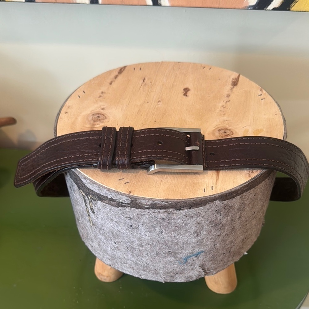 Johnston & Murphy Men's Brown Leather Belt with silver buckle